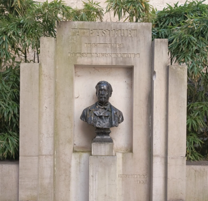 Via Temporis | Visite guidée, Jura | Visite guidée Dole, Statue Louis Pasteur